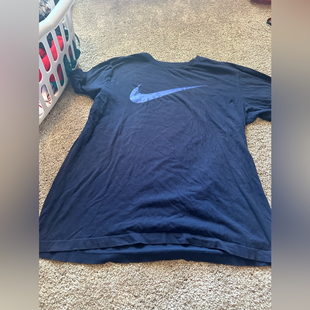 Nike Tee - Picture 1 of 3